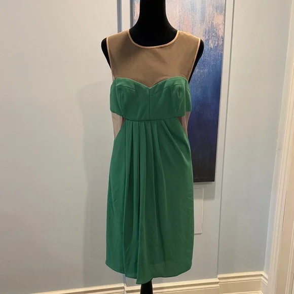 BCBGMaxAzriaGreen Dress- size 8 - Picture 3 of 5